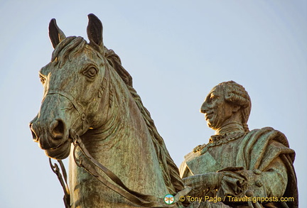 Statue of King Carlos III