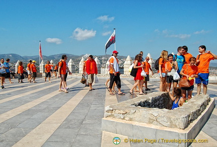 Peñíscola Castle: A group of students on an excursion