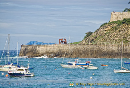 Construccion Vacia (The Empty Structure) is another San Sebastian open-air sculpture