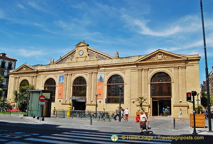 Mercado de la Brexta (La Bretxa) on Plaza Bretxa