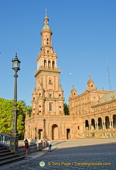 One of the two Plaza de España towers 