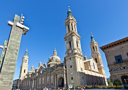 Towers of the Basilica del Pilar