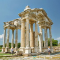 Tetrapylon