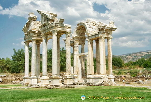 Tetrapylon