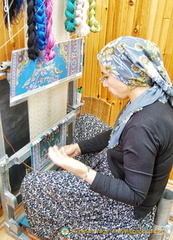 Handweaving silk rugs