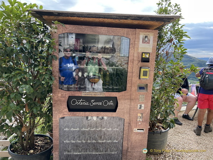 Prosecco vending machine