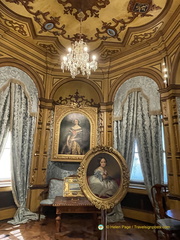 Carlotta's salon