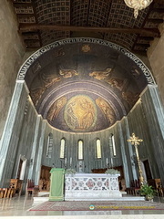 Central apse