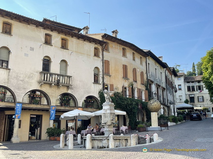 Fontana Maggiore