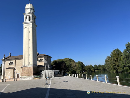 Parrocchia di San Teonisto bell tower