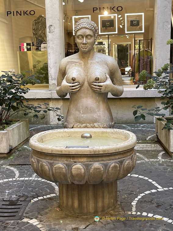 Fontana delle Tette
