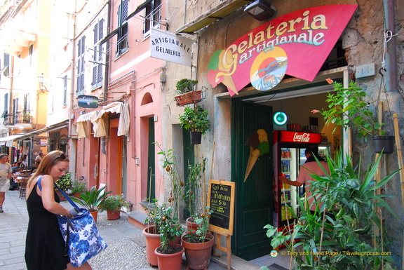 Vernazza AJP 5773-watermarked