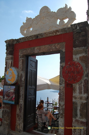 Entrance to Palia Kameni Bar