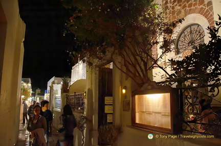 Santorini Restaurant Scene