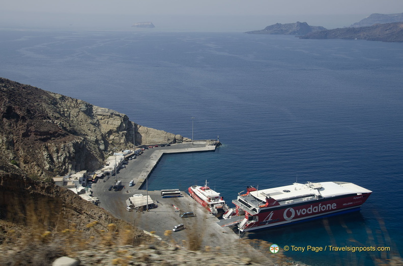 Santorini-Port_AJP_5985-watermarked.jpg