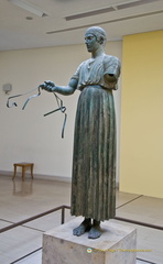 Delphi Museum AJP 3213-watermarked