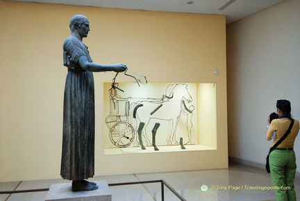 Delphi Museum AJP 3209-watermarked-2