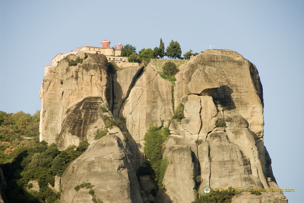 Meteora AJP 3054-watermarked (833 návštev) Meteora AJP 3054-watermarked