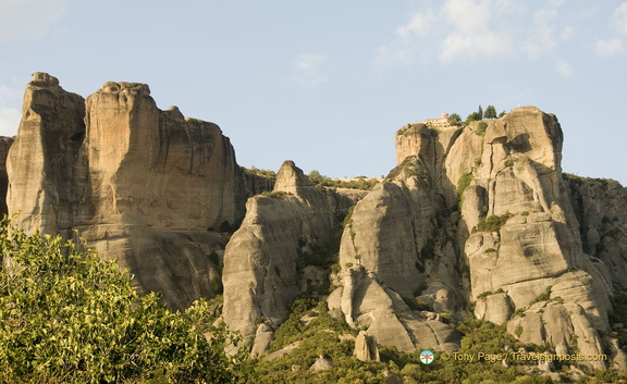 Meteora AJP 3055-watermarked (825 відвідувань) Meteora AJP 3055-watermarked