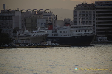 Santorini-Ferry AJP 5900-watermarked