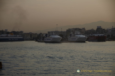 Santorini-Ferry AJP 5902-watermarked