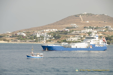 Santorini-Ferry AJP 5905-watermarked