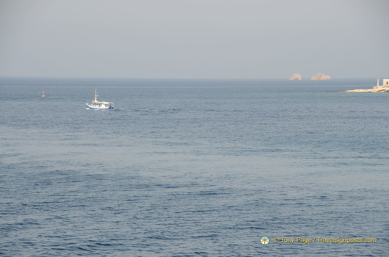 Santorini-Ferry_AJP_5907-watermarked.jpg