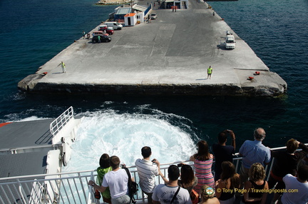 Santorini-Ferry AJP 5923-watermarked