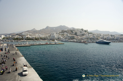 Santorini-Ferry AJP 5928-watermarked