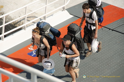 Santorini-Ferry AJP 5931-watermarked