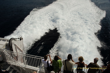 Santorini-Ferry AJP 5936-watermarked