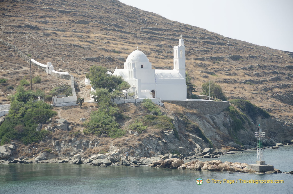Santorini-Ferry AJP 5944-watermarked
