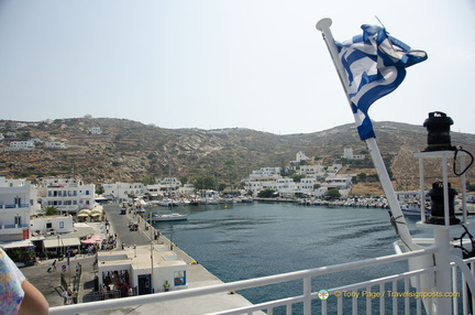 Santorini-Ferry AJP 5947-watermarked