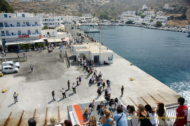 Santorini-Ferry AJP 5953-watermarked
