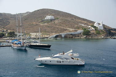 Santorini-Ferry AJP 5957-watermarked