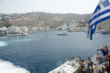 Santorini-Ferry AJP 5959-watermarked