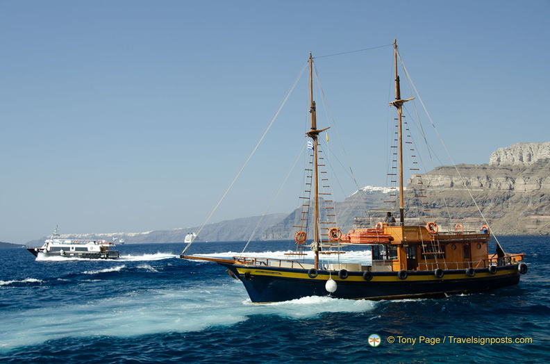 Santorini-Ferry_AJP_6617-watermarked.jpg