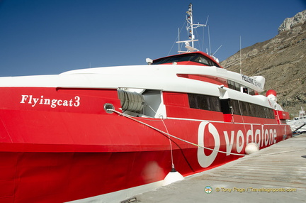 Santorini-Ferry AJP 6619-watermarked