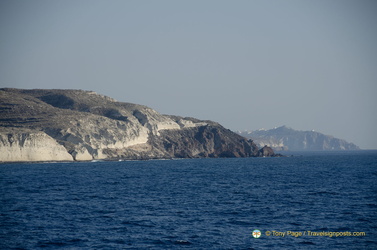 Santorini-Ferry AJP 6636-watermarked