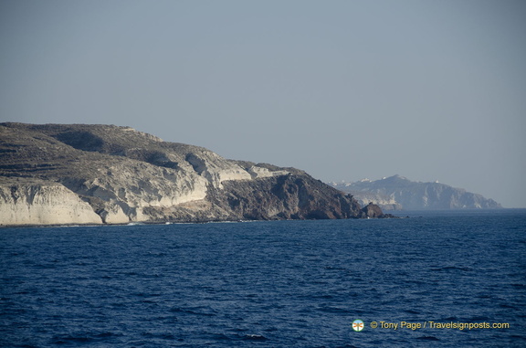 Santorini-Ferry AJP 6636-watermarked