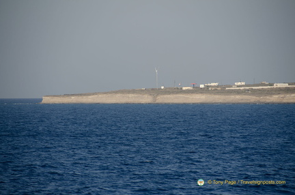 Santorini-Ferry AJP 6637-watermarked