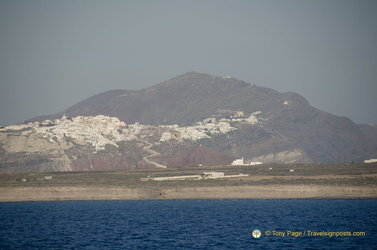 Santorini-Ferry AJP 6641-watermarked