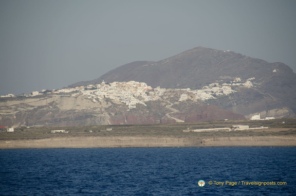 Santorini-Ferry AJP 6642-watermarked