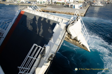Santorini-Ferry AJP 6648-watermarked