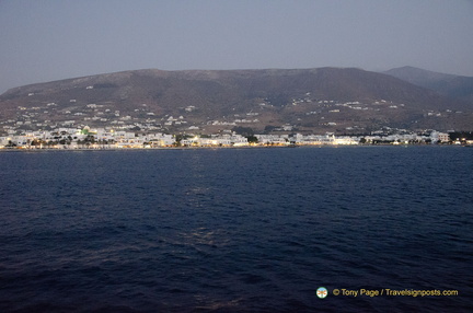 Santorini-Ferry AJP 6656-watermarked