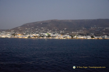 Santorini-Ferry AJP 6657-watermarked