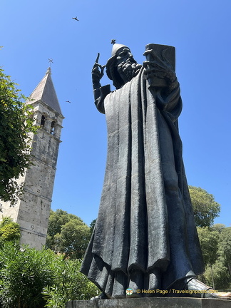 Split IMG 8284 (264 ទស្សនា) Split IMG 8284