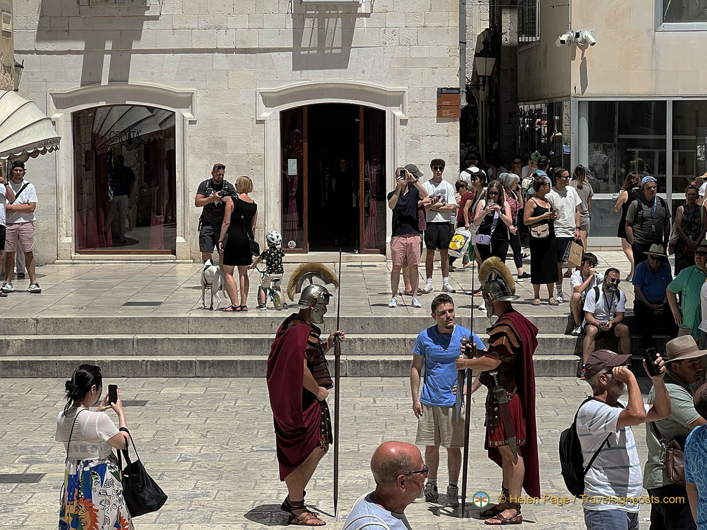Split IMG 8266 (236 visits) Split IMG 8266