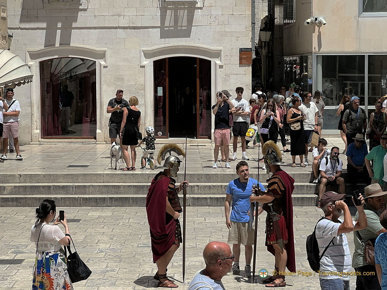 Split IMG 8266 (234 visits) Split IMG 8266