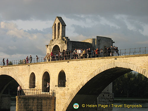 Pont-Avignon_France_Helen_0927.jpg